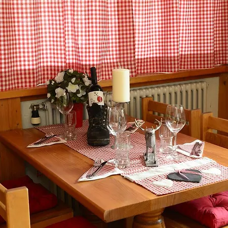 Pensiun Trais Piz Hostel Bever