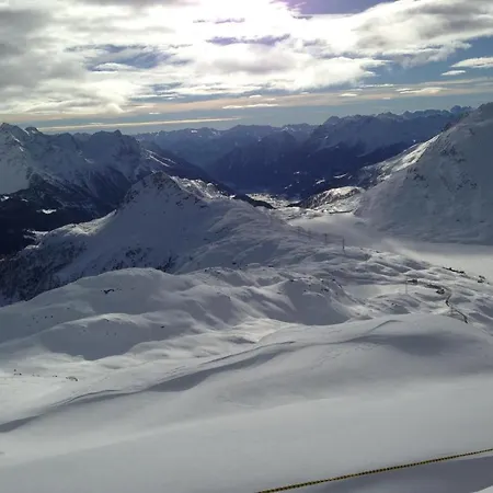 Pensiun Trais Piz Auberge de jeunesse Bever